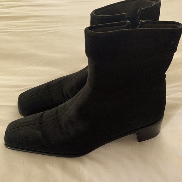 ❤️🔥sold❤️🔥Stuart Weitzman Boots. Suede Trim Sz 7. Great Condition - Picture 1 of 8